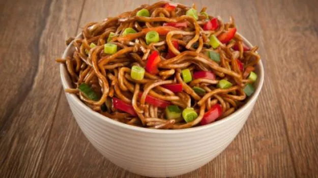 veg_hakka_noodles